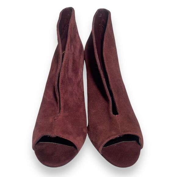 Fergie Rina Burgundy Wine Suede V Cut Peep Toe Heels Ankle Booties Size 6.5 M - Picture 3 of 9